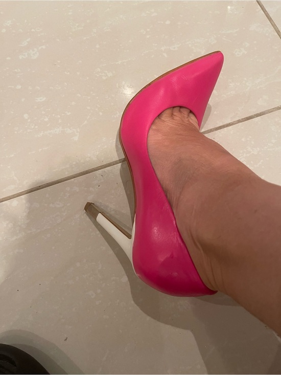 Guess Shoes - Guess Hot Pink Pointed Toe Stiletto Pump in Very Good used Condition